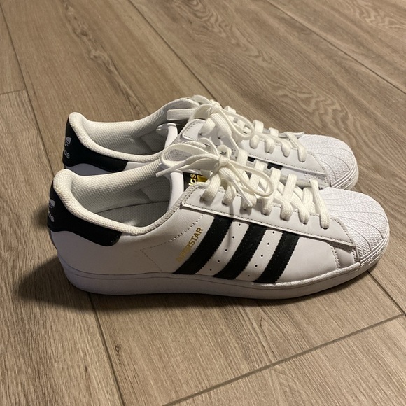 Adidas - Superstar. Size 9 - Picture 4 of 7